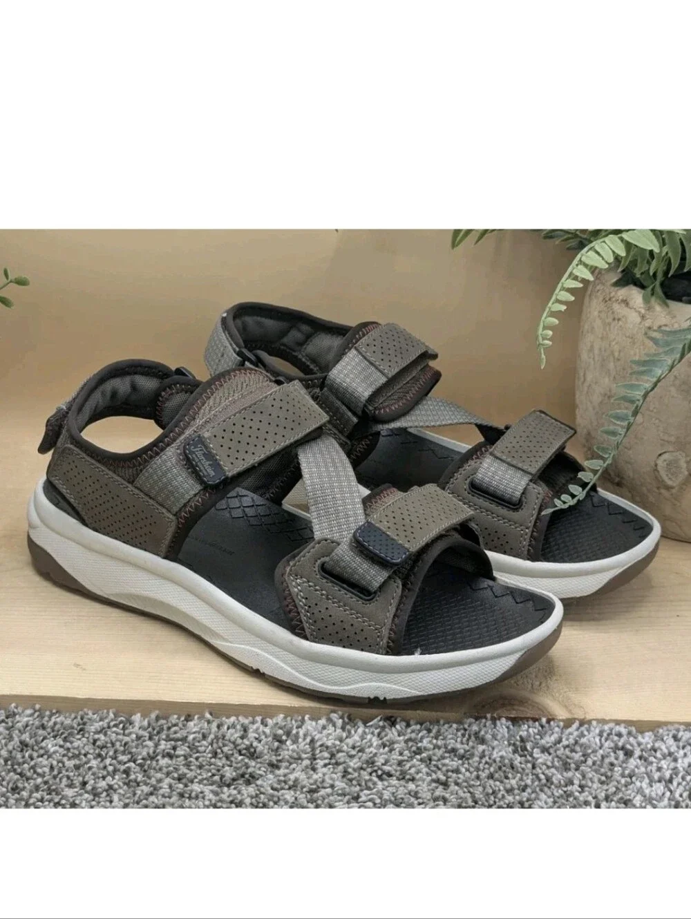Florsheim aggressive sandals